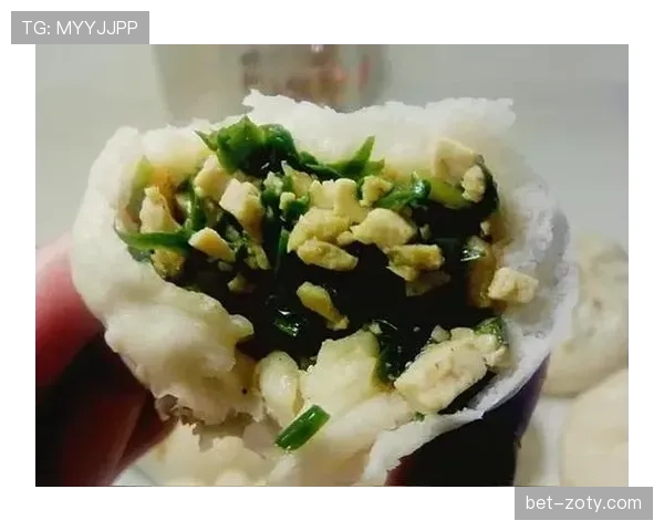 费钰婷拎着十万包逛巷子早餐店，隔壁大妈都看傻了